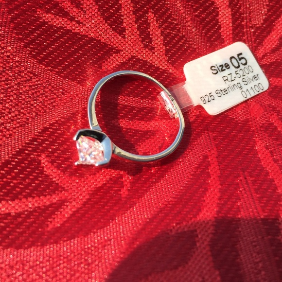 🎓Sterling Silver Diamond ring - Picture 2 of 8